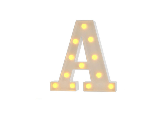 O alfabeto morno das letras do acrílico do diodo emissor de luz do branco 3D ilumina acima as letras A da decoração do sinal - Z